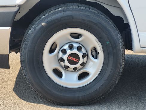 New 2026 GMC Savana 3500 w/ Power Convenience Package RWD image 10