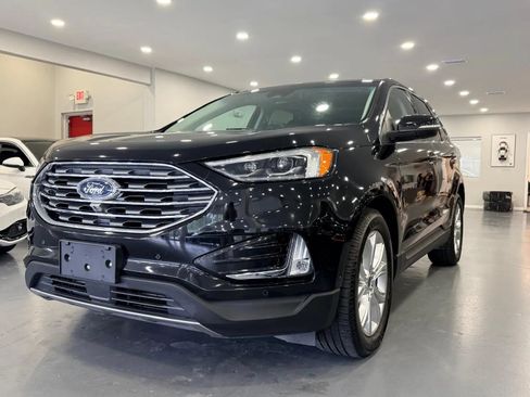 Used 2020 Ford Edge Titanium w/ Equipment Group 301A AWD/4WD image 3