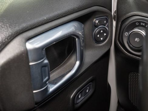 Used 2022 Jeep Wrangler Unlimited Sport AWD/4WD image 21