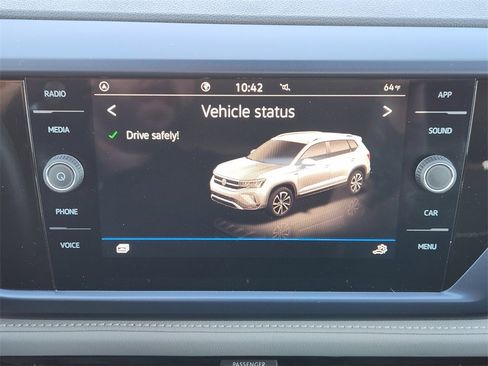 Used 2024 Volkswagen Taos SE image 19