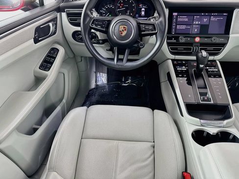 Certified 2023 Porsche Macan AWD/4WD image 25