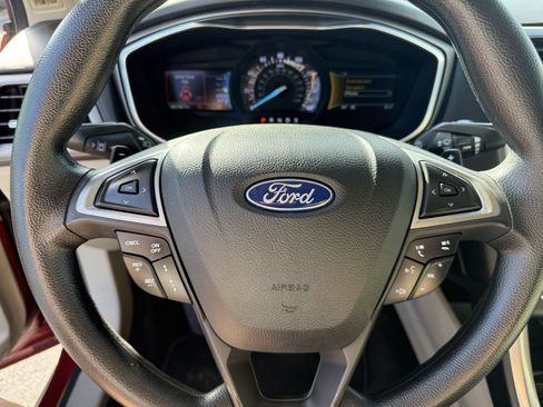Used 2019 Ford Fusion SE FWD image 31