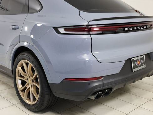 Used 2024 Porsche Cayenne Coupe image 42