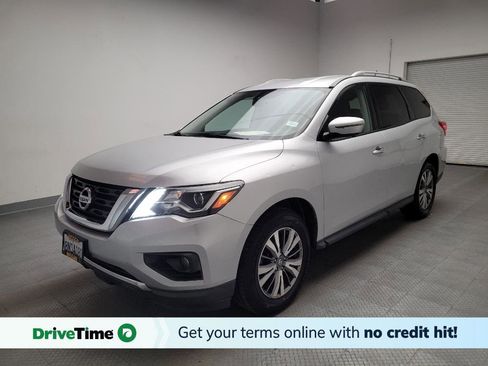 Used 2018 Nissan Pathfinder SL image 1