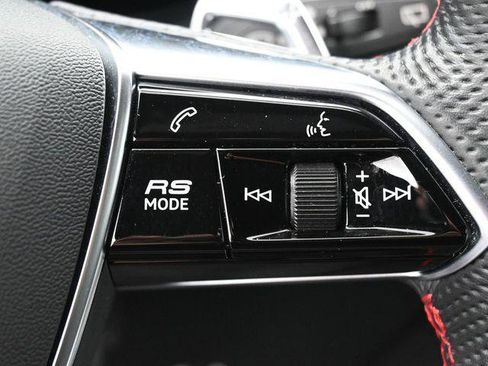 Used 2021 Audi RS 6 TFSI quattro Tiptronic w/ Carbon Optic Package image 19