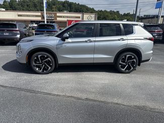 New 2025 Mitsubishi Outlander SE video 3