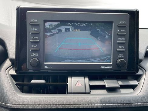 Used 2020 Toyota RAV4 LE FWD image 27