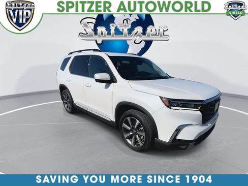 Used 2025 Honda Pilot Elite image 2