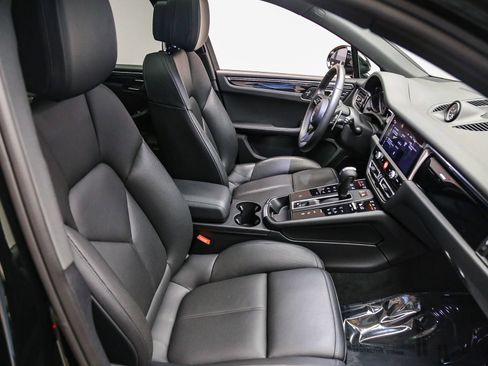 Certified 2026 Porsche Macan AWD/4WD image 20