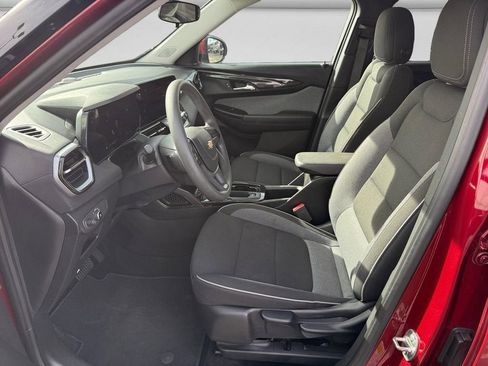 Used 2025 Chevrolet TrailBlazer LT image 10