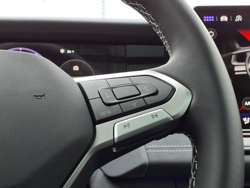 New 2026 Volkswagen Tiguan SE image 20