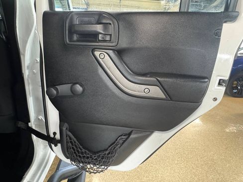 Used 2012 Jeep Wrangler Unlimited Sport w/ Connectivity Group AWD/4WD image 12