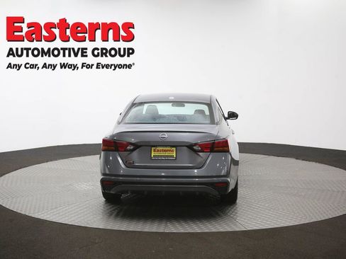Used 2025 Nissan Altima 2.5 SV FWD image 37
