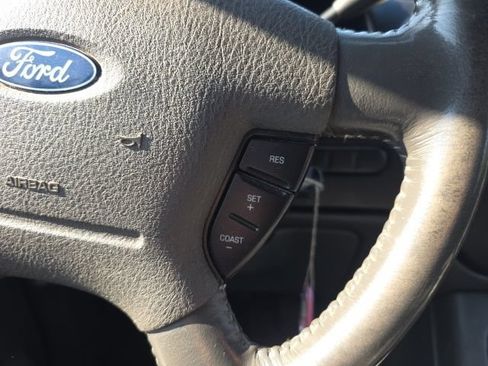Used 2003 Ford Expedition XLT AWD/4WD image 18