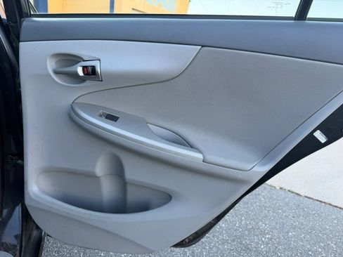 Used 2010 Toyota Corolla LE FWD image 14