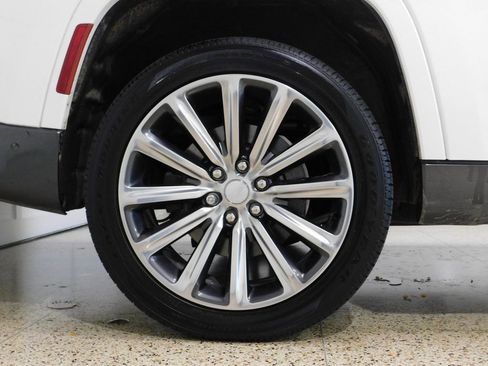 Used 2022 Jeep Grand Wagoneer Series II w/ Convenience Group III image 98