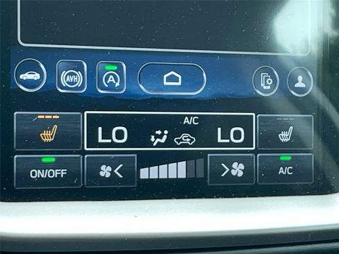 Used 2025 Subaru Outback Premium AWD/4WD image 17