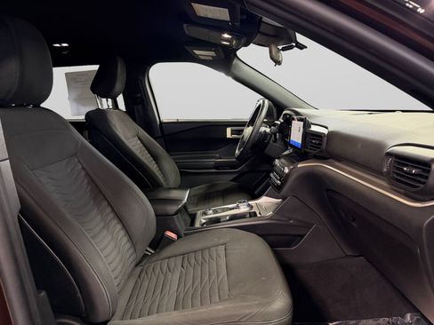 Used 2020 Ford Explorer XLT w/ Comfort Package AWD/4WD image 24
