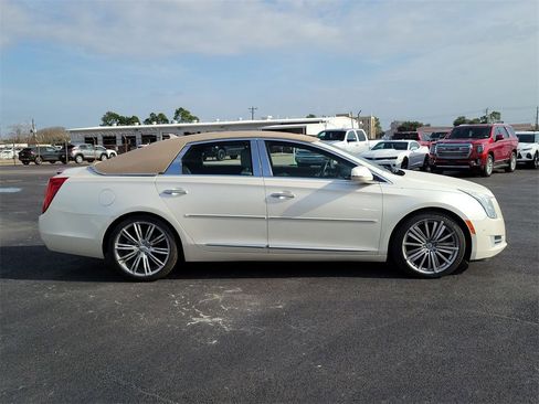 Used 2014 Cadillac XTS Luxury w/ Driver Awareness Package image 18