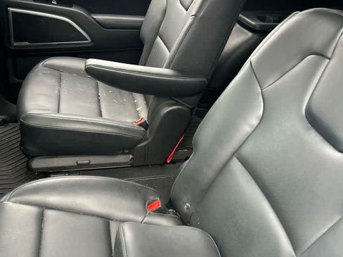 Used 2024 Kia Telluride S w/ S Sunroof Package FWD image 5