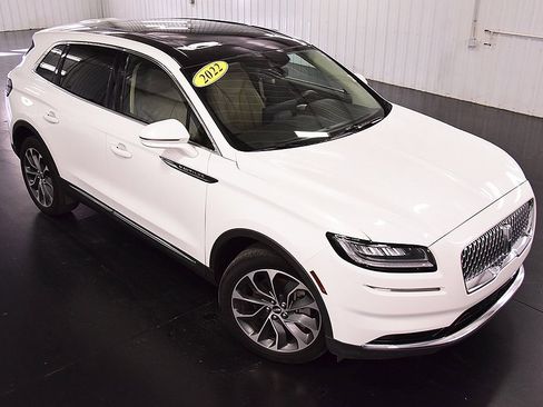 Used 2022 Lincoln Nautilus Reserve image 9