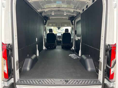 New 2026 Ford Transit 250 148 Medium Roof w/ Load Area Protection Package RWD image 44