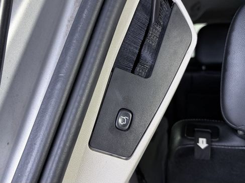Used 2012 Chrysler Town & Country Touring w/ Entertainment Group #1 FWD image 30