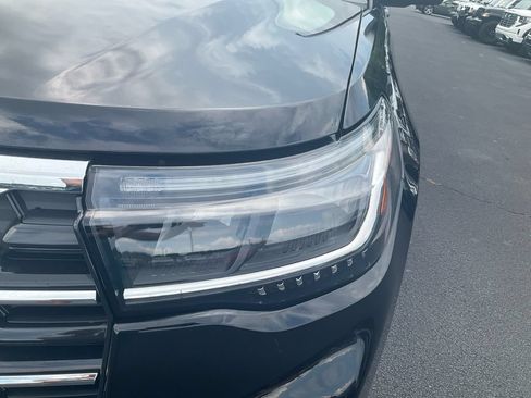 New 2026 Ford Explorer Active RWD image 9