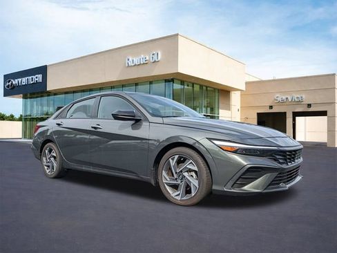 Certified 2025 Hyundai Elantra Sport FWD image 2