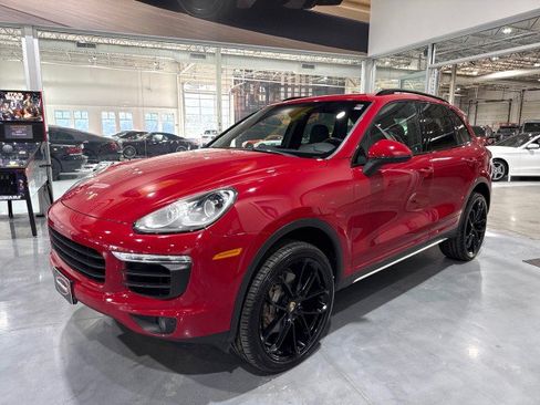 Used 2017 Porsche Cayenne S AWD/4WD image 1