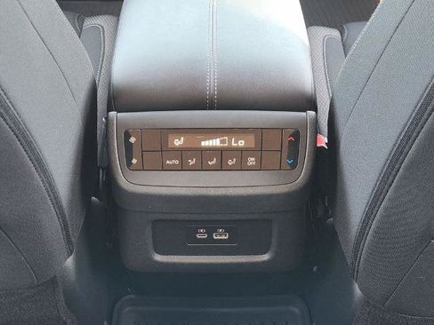 Certified 2025 Nissan Pathfinder SV w/ Black Appearance Package AWD/4WD image 20
