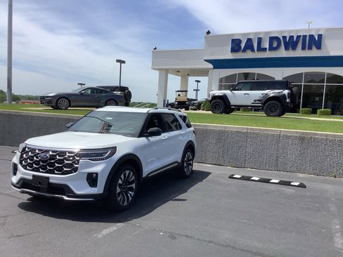 New 2026 Ford Explorer Platinum AWD/4WD image 3