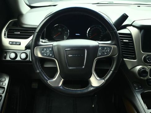 Used 2018 GMC Yukon Denali w/ Denali Ultimate Package AWD/4WD image 12