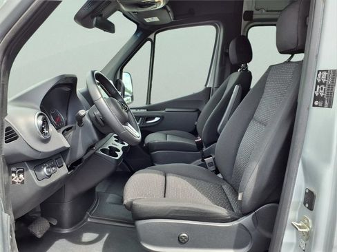 Used 2023 Mercedes-Benz Sprinter 3500 image 6
