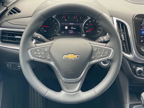 Used 2023 Chevrolet Equinox Premier FWD image 12
