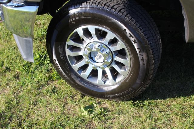 Used 2020 Ford F350 Lariat w/ Lariat Value Package AWD/4WD image 25