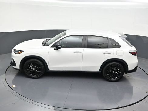 Used 2025 Honda HR-V Sport image 15