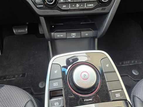 Used 2022 Kia Niro EX FWD image 27