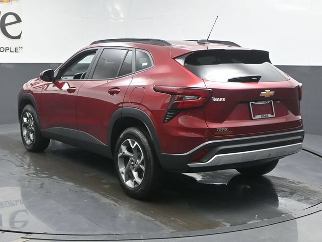 Used 2025 Chevrolet Trax LT w/ Driver Confidence Package FWD image 37