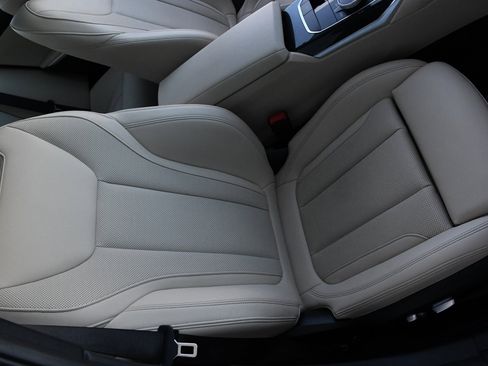 Used 2023 BMW 330e image 18