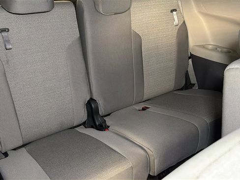 Used 2024 Toyota Sienna LE image 13