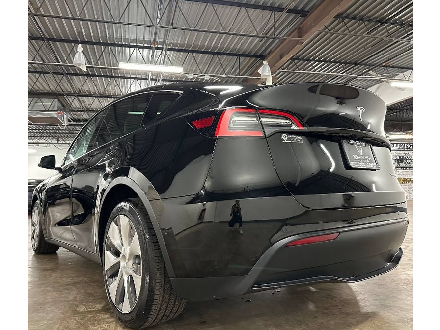 Used 2021 Tesla Model Y Long Range AWD/4WD image 18