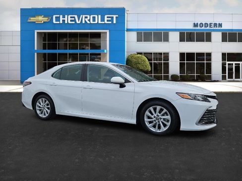 Used 2024 Toyota Camry LE image 6