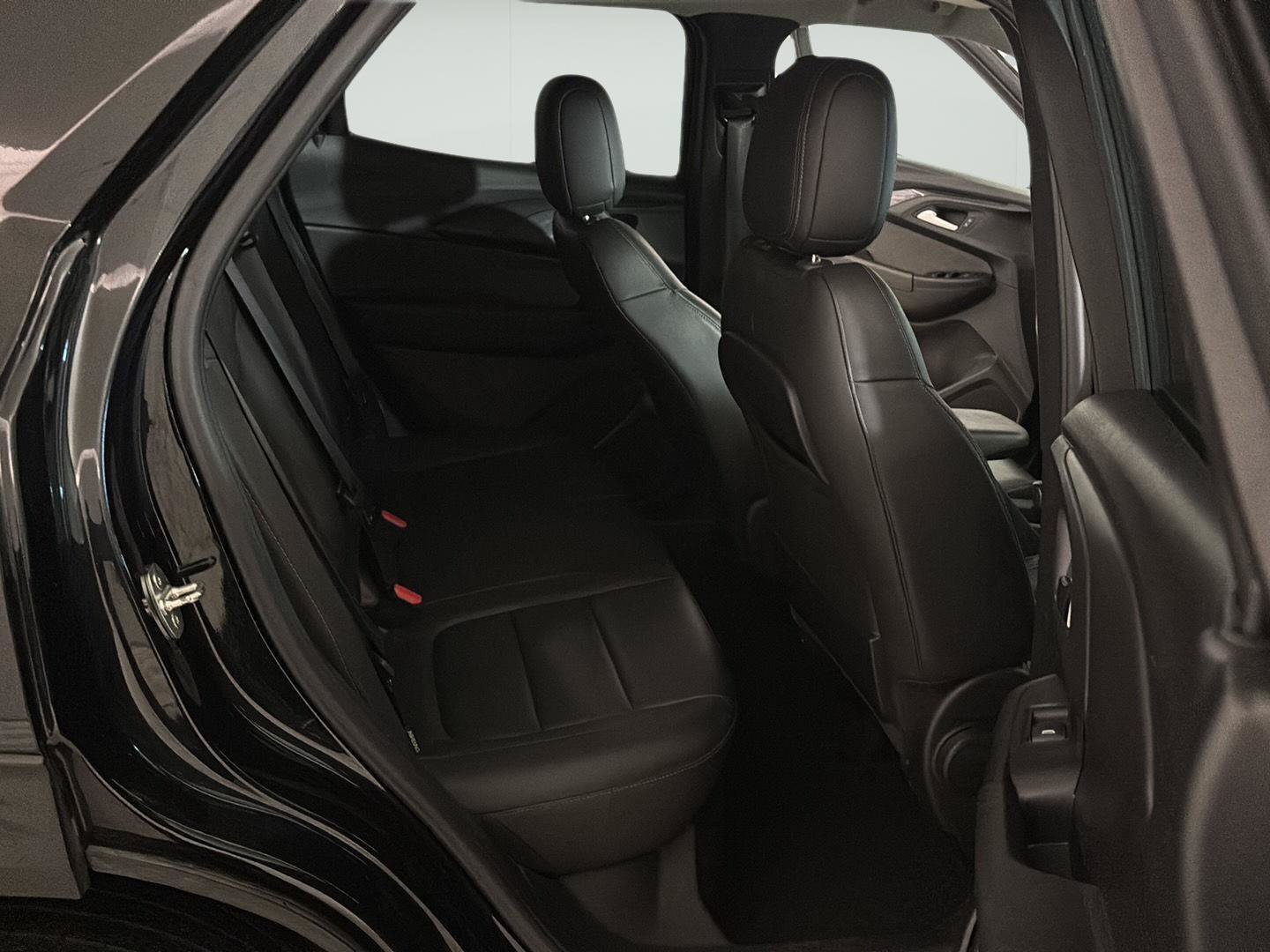 Certified 2021 Chevrolet TrailBlazer LT w/ Premium Seating Package FWD image 17