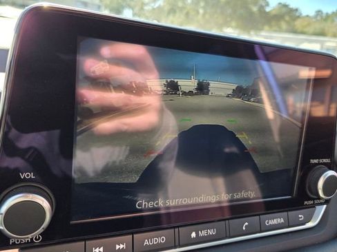 Used 2023 Nissan Rogue SV image 23