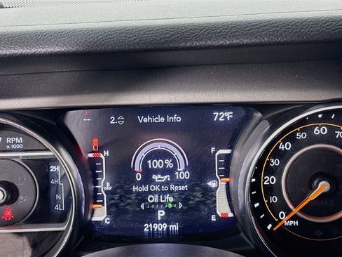 Used 2023 Jeep Gladiator Willys image 12