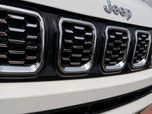 Used 2025 Jeep Compass Limited AWD/4WD image 12
