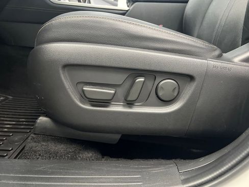 Used 2025 MAZDA CX-70 3.3 Turbo w/ Preferred Package image 10