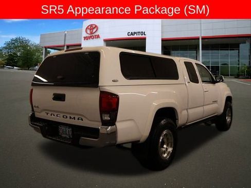 Certified 2018 Toyota Tacoma SR5 image 3