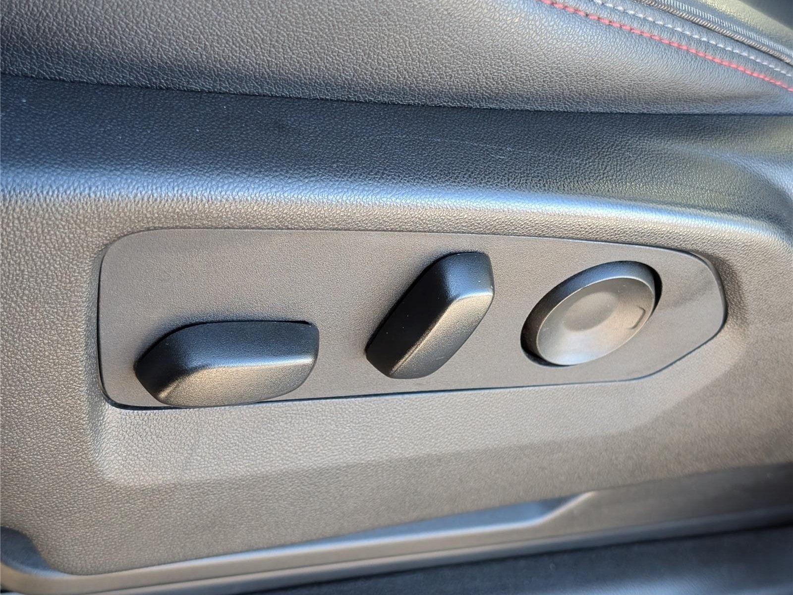 Used 2024 Chevrolet Suburban RST RWD image 24